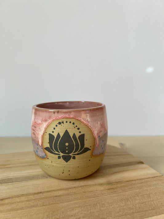Becher Lotusblume