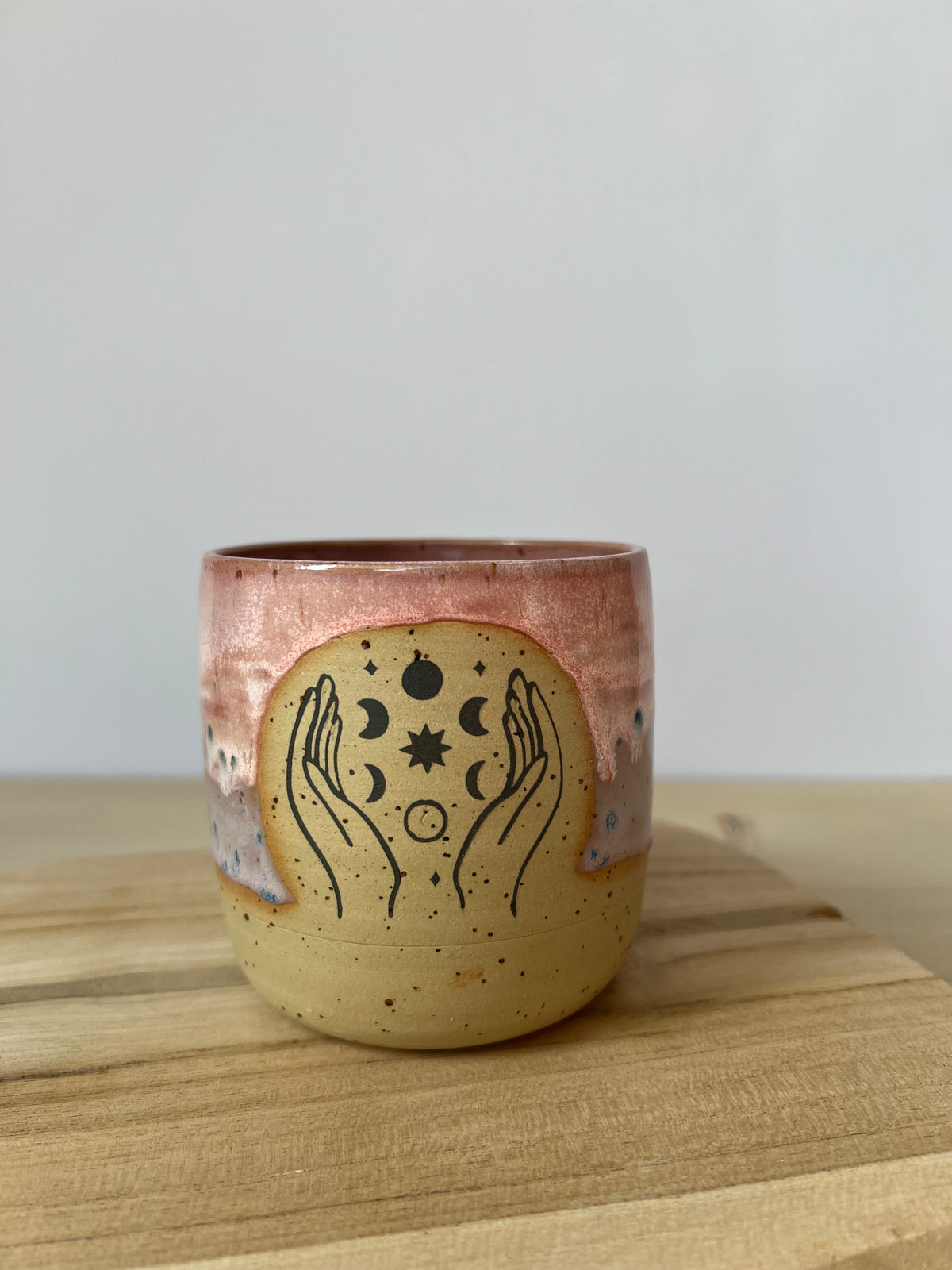 Becher trust in Moon