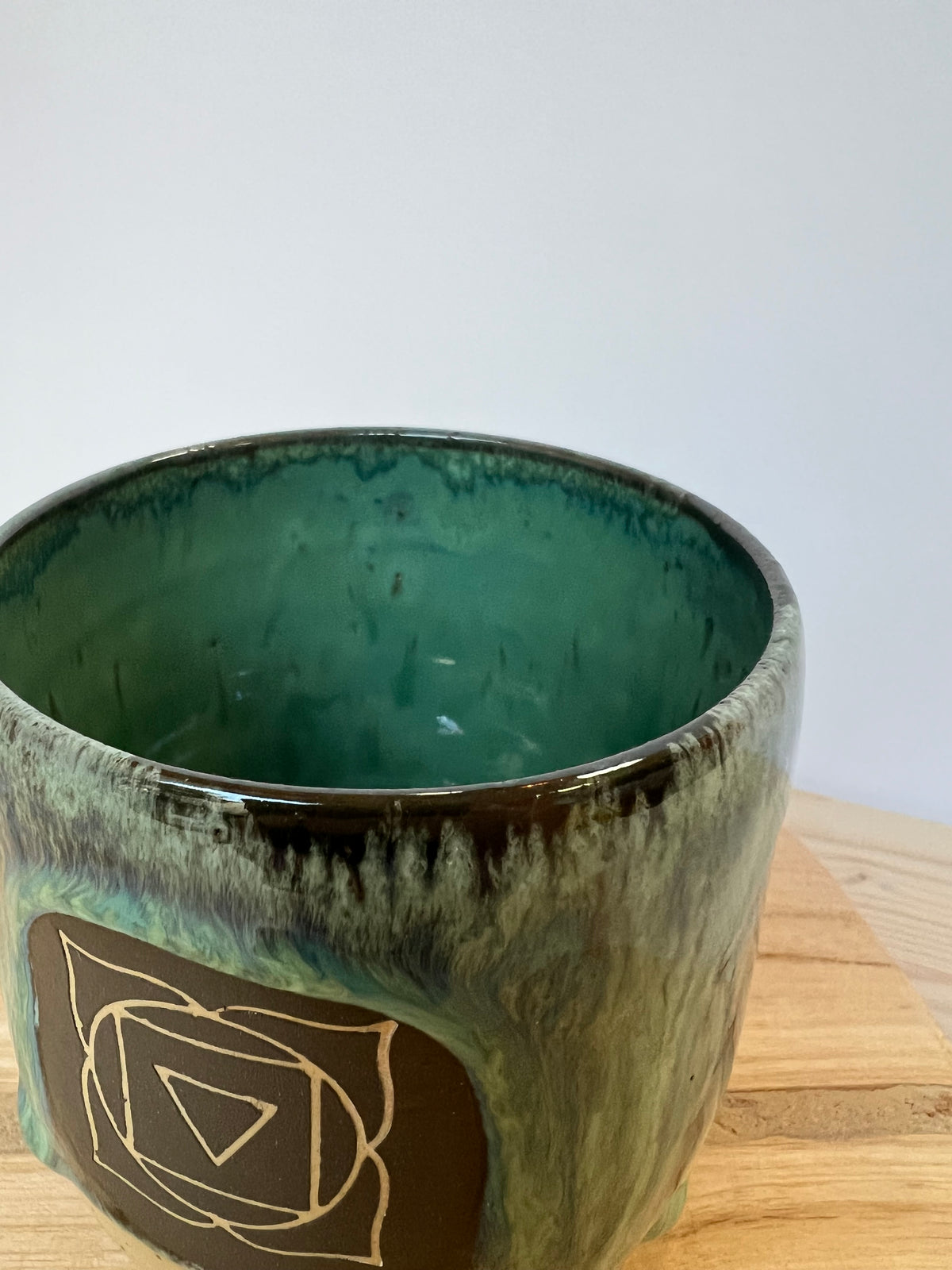 Wurzel Chakra Becher