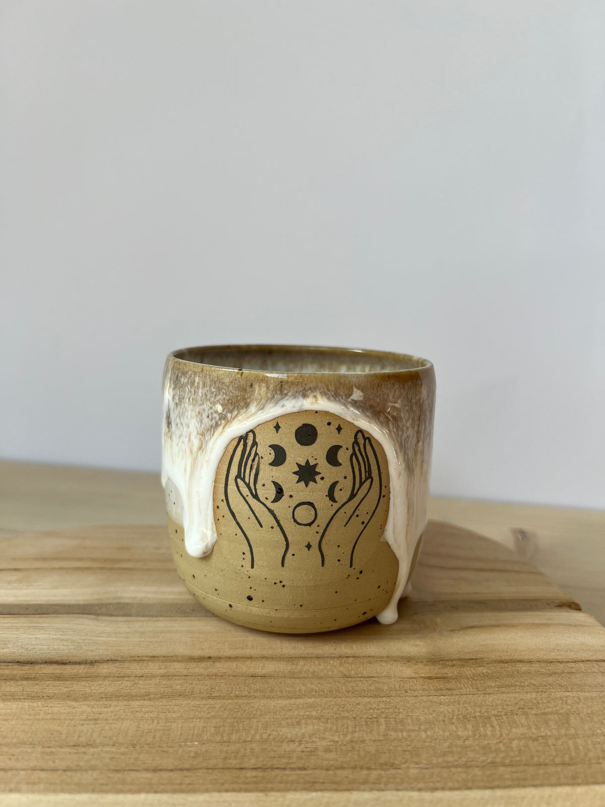 Becher trust in Moon