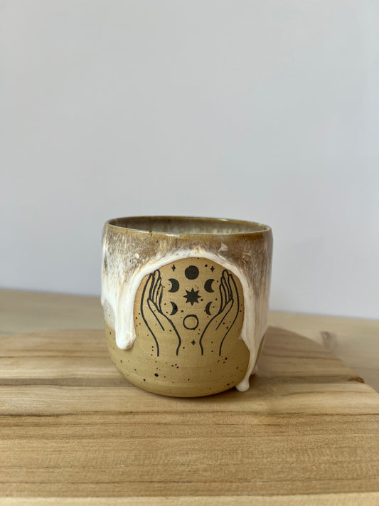 Becher trust in Moon