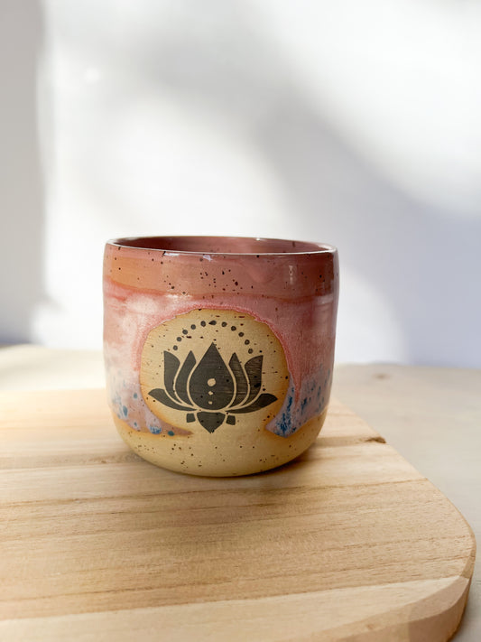 Becher Lotusblume