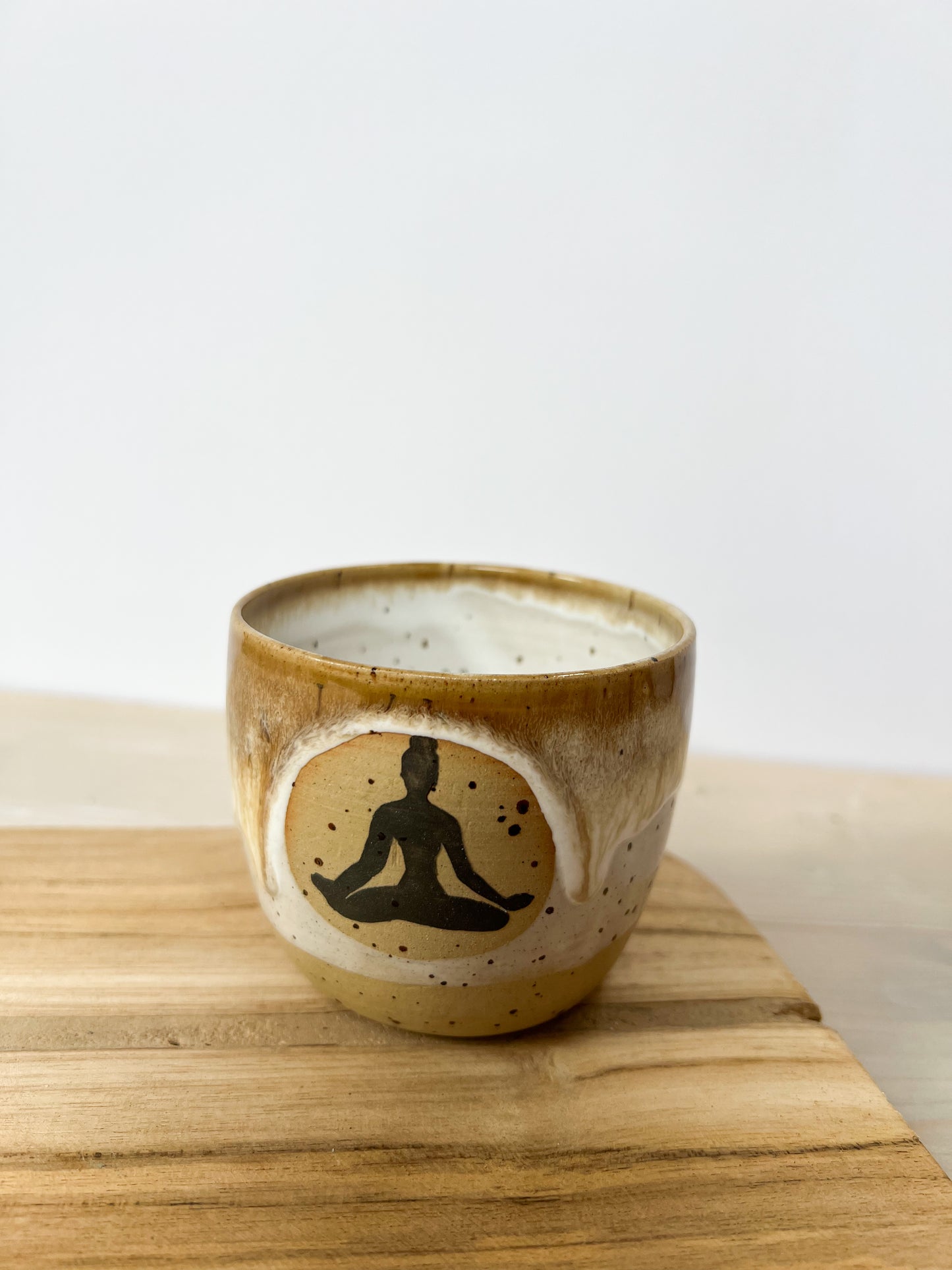 Becher Yoga - Lotussitz klein